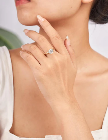 Aurora 6-Prong Solitaire Moissanite Ring