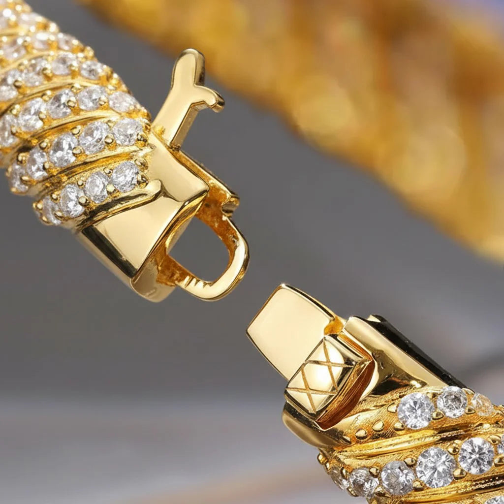 Aurora Twist Moissanite Bracelet