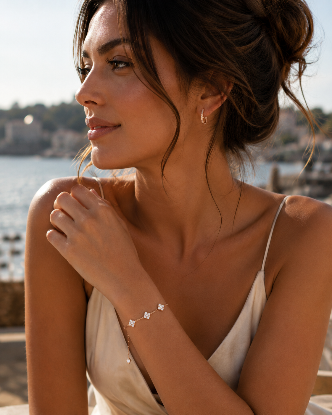 Aurora Clover Round-Edge Moissanite Bracelet