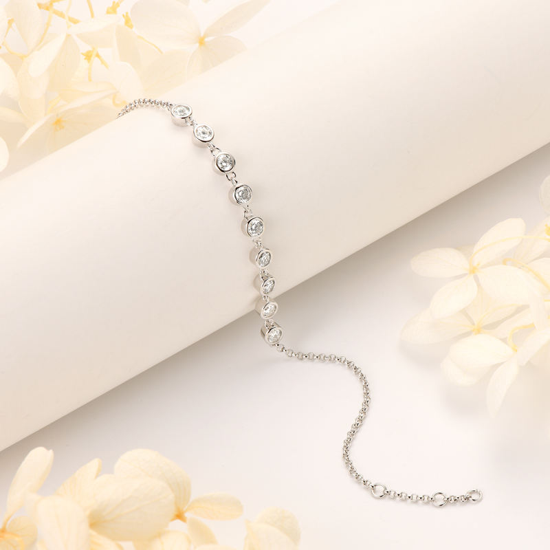 Luna Bezel Tennis Moissanite Bracelet