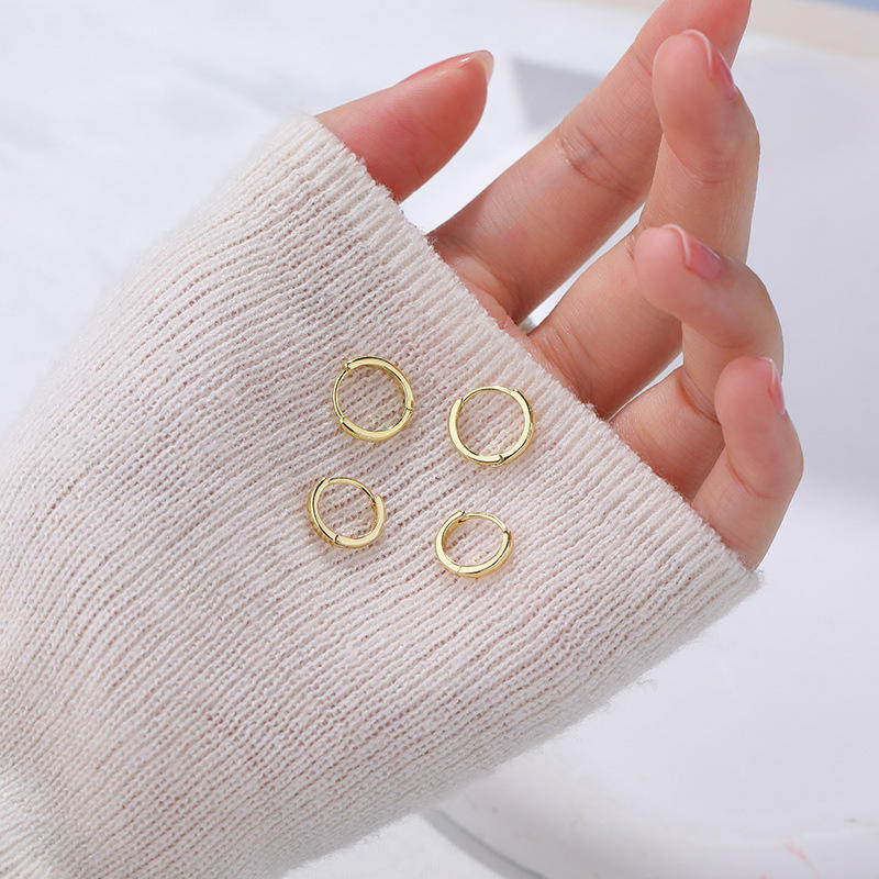Selene Tube Huggie Hoop Earrings