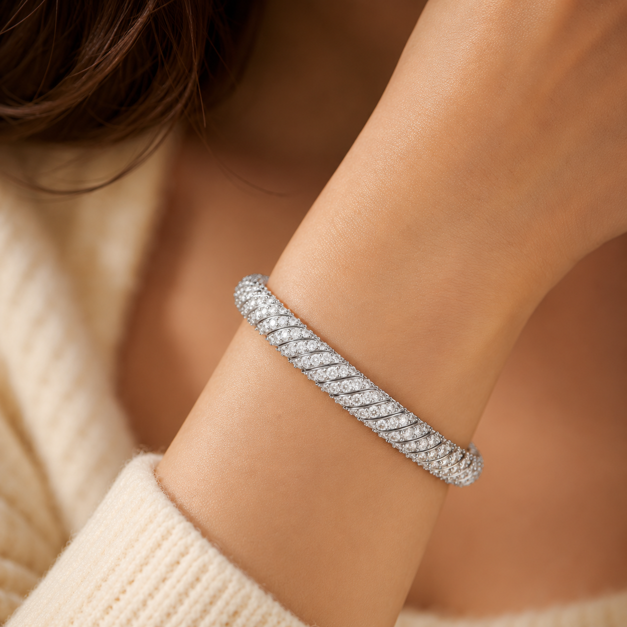 Aurora Twist Moissanite Bracelet