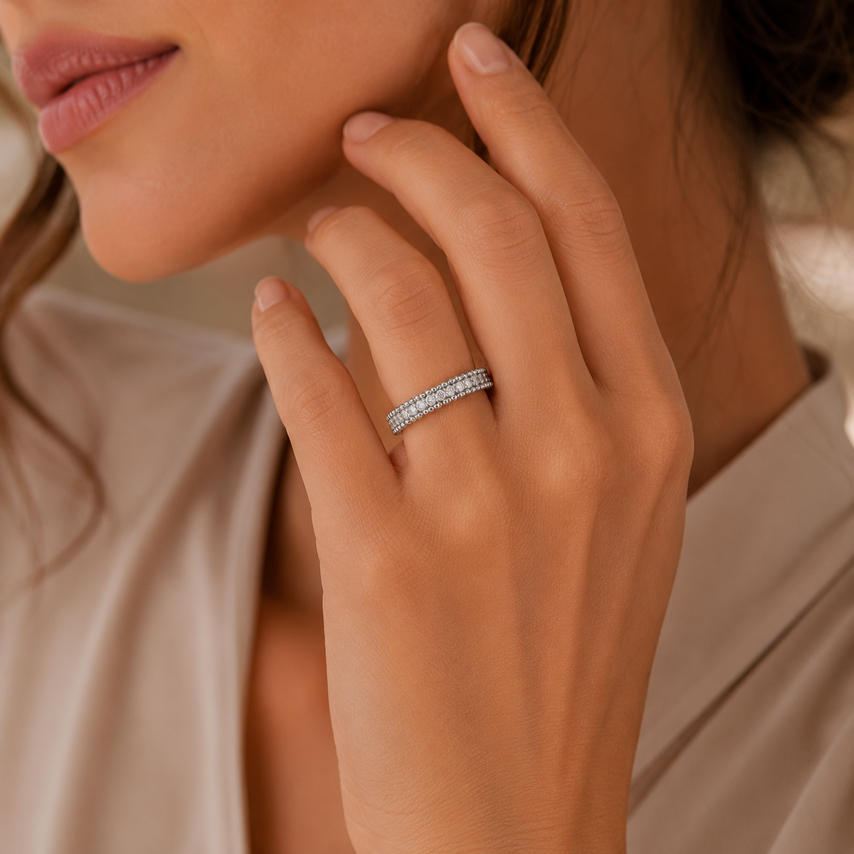 Éclat Signature Moissanite Ring