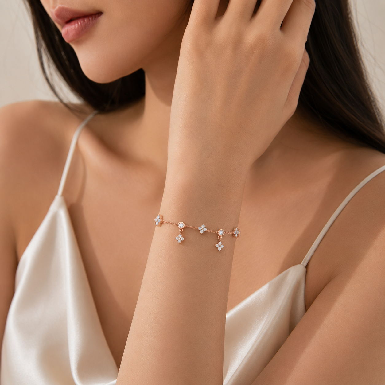 Aurora Clover Moissanite Bracelet