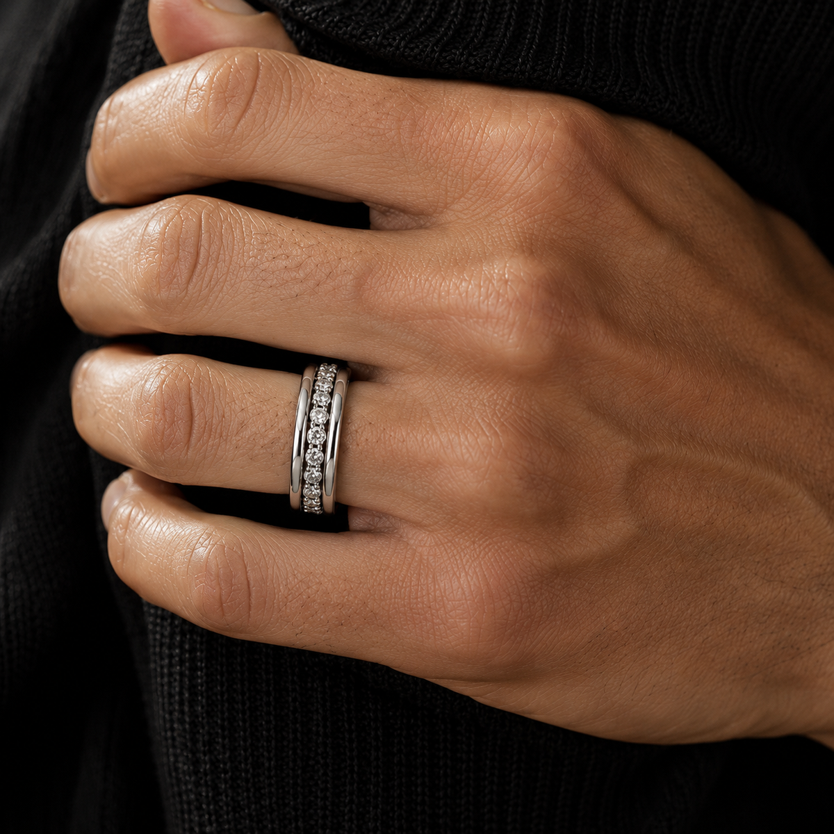 Élan Moissanite Spinner Ring