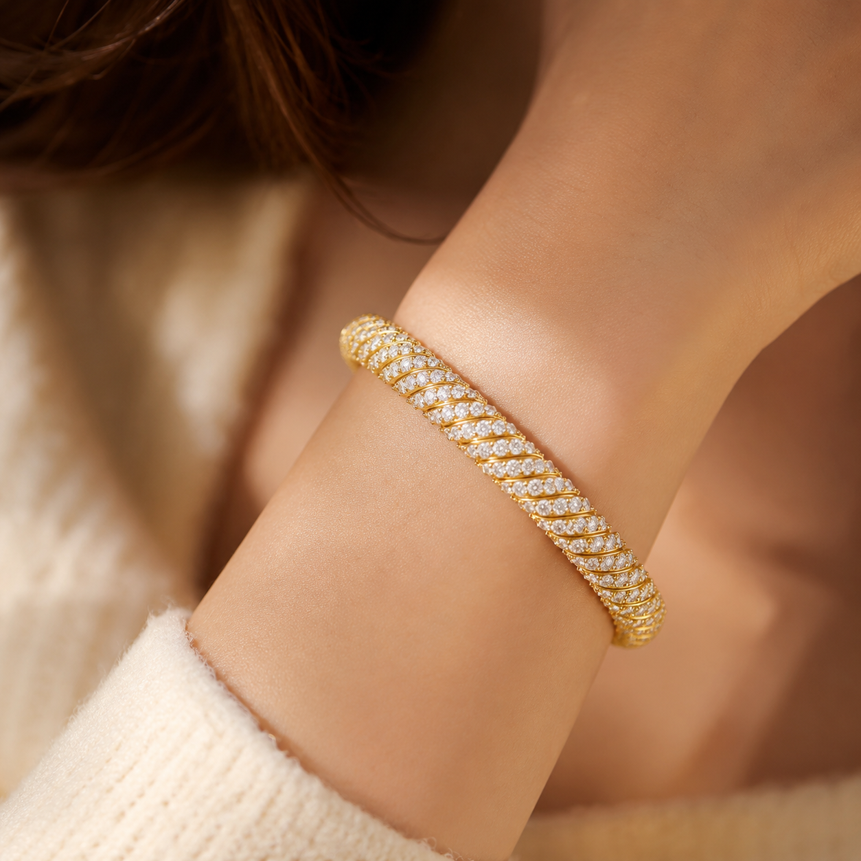 Aurora Twist Moissanite Bracelet